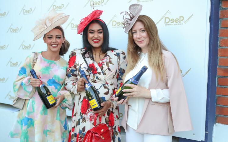 Ladies Day style awards information at Windsor Racecourse. Images of Style Award winners